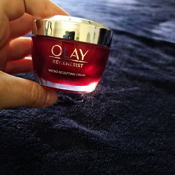 NEW OLAY moisturizer - Picture 2 of 3